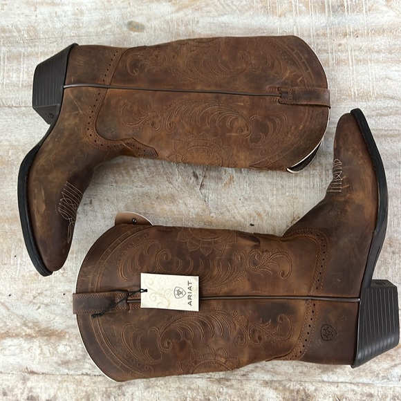 Ariat Magnolia Western Boot {Distressed Brown} 7 - Picture 12 of 14